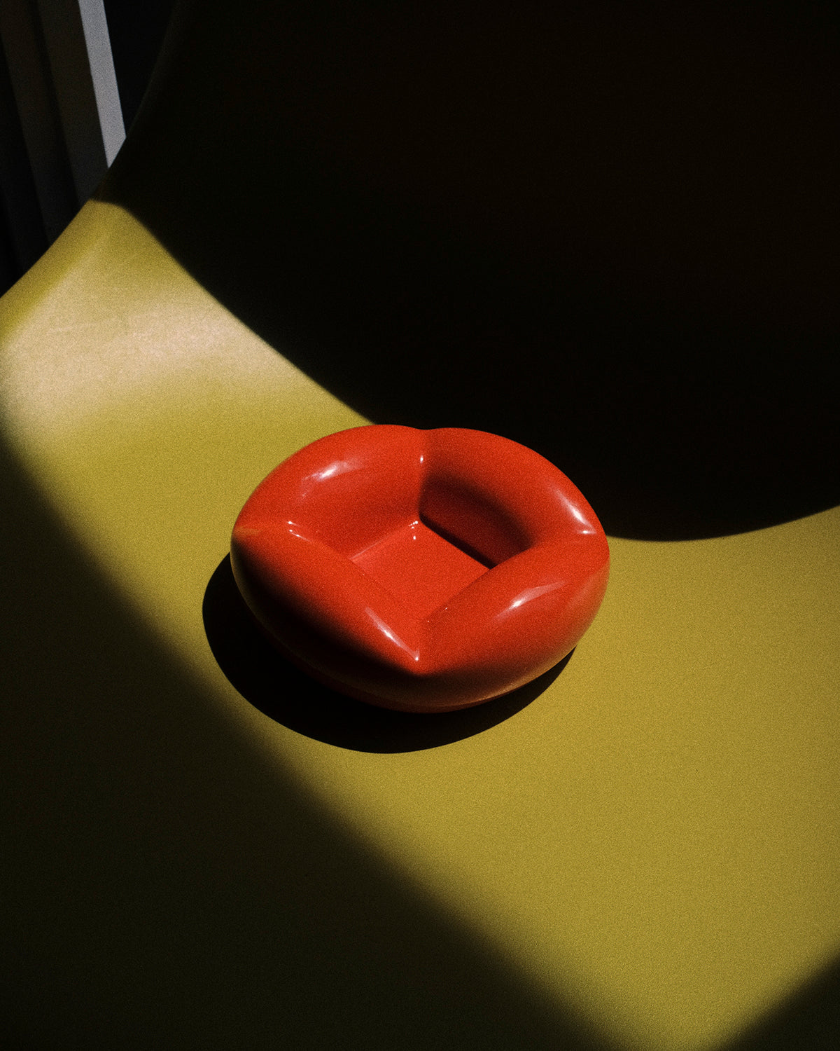 WEED'D: SB005 RED ASHTRAY